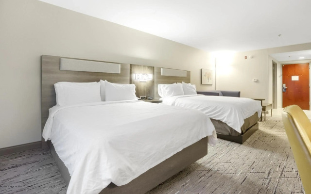 Holiday Inn Express Gulfport Beach by IHG
