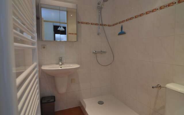 Apartment in Nieuwvliet with Roof Terrace, Garden, Parking