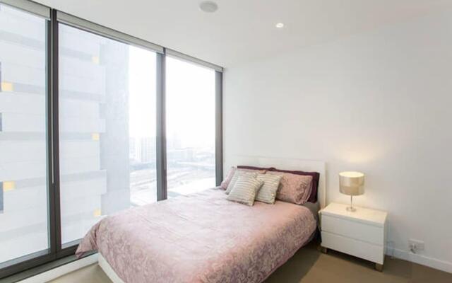 C3CBD Melbourne Apartment