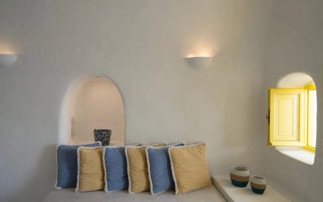 Valsamo Suites