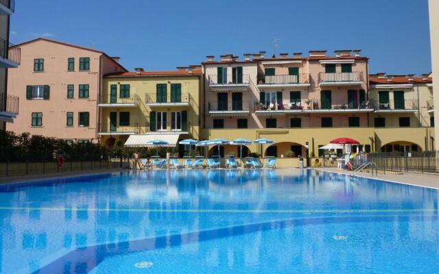 Appartamento Vista mare con Piscina Cala di Sole