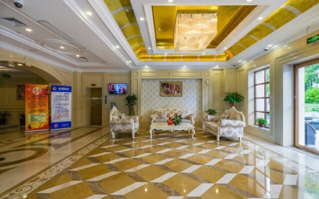 Vienna Classic SH Jinshanwei Railway Station