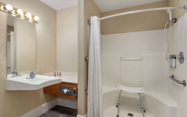 Travelodge by Wyndham Lake Havasu