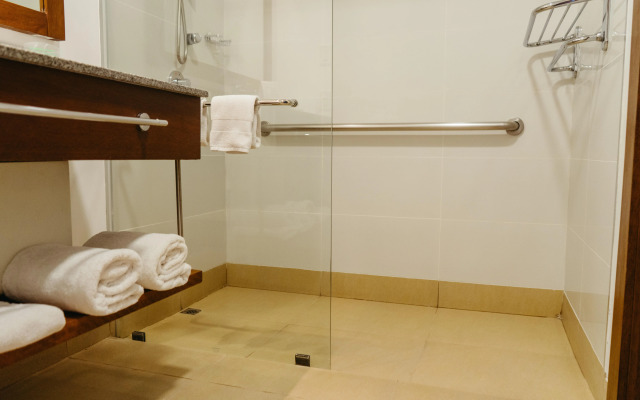 Holiday Inn Guayaquil Airport by IHG