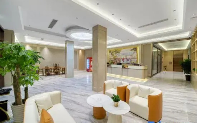 Vienna Hotel (Qianshan Branch, Shangrao Economic Development Zone)