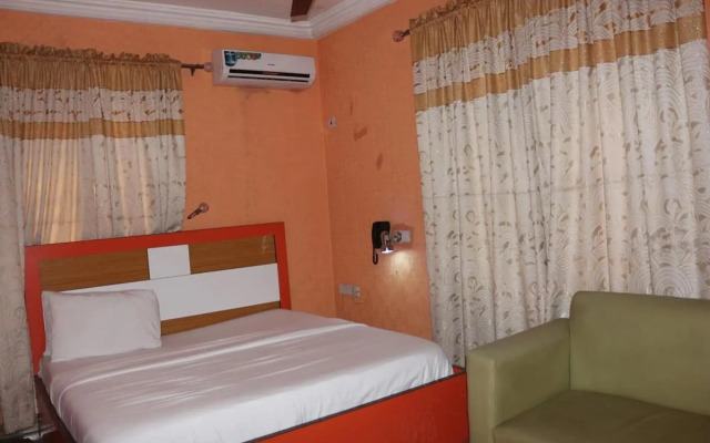 Grand Decent Hotel and Suites