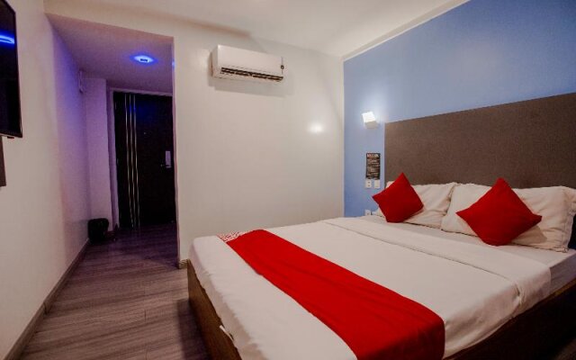 Mc Hotel Fairview by OYO Rooms