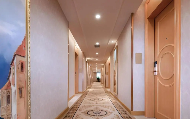 Vienna Hotel (Bolo West Bus Station)