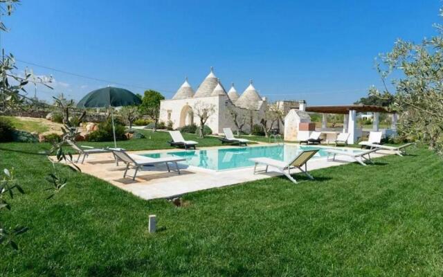 Luxury Trulli Terrarossa With Pool