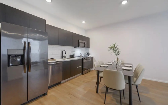 Bayside Charm Captivating Apartment