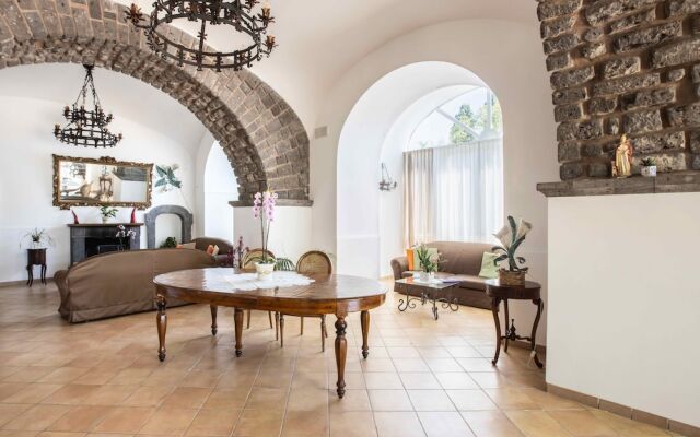 Elegant Sorrento Coast Villa with Pool and Tennis Court