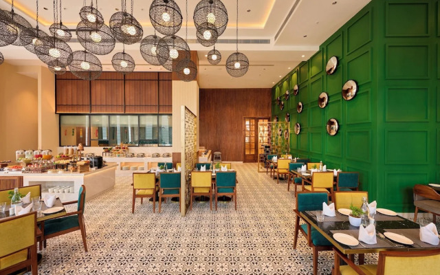 Iris Sarovar Portico