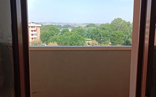 Seafront Apartment for Rent 6 Sleeps Skyscraper