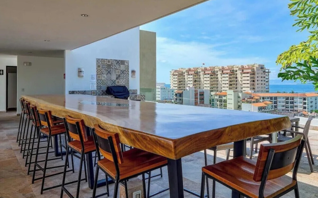 Luxury 2BR Condo in Romatic Zone - Rooftop Pool