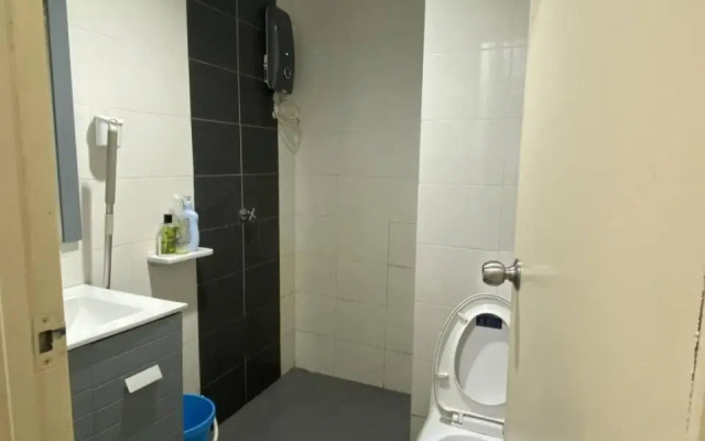 Private Studio Viana Court Service Apartment 1 with private parking – Bathroom – Kota Bharu