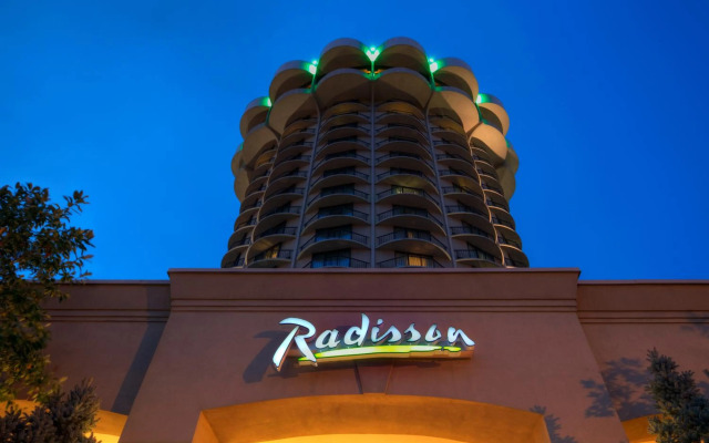 Radisson Hotel Cincinnati Riverfront