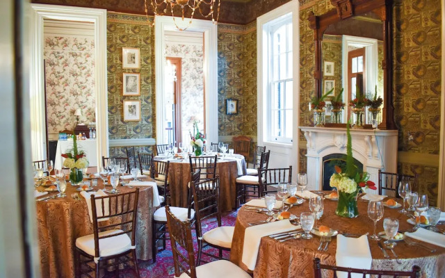 French Quarter Lanaux Mansion B & B