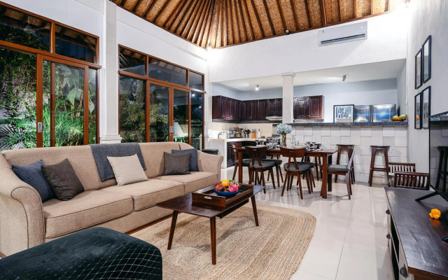 5Min WALK TO Beach - PRIVATE POOL MAHAYANA VILLA