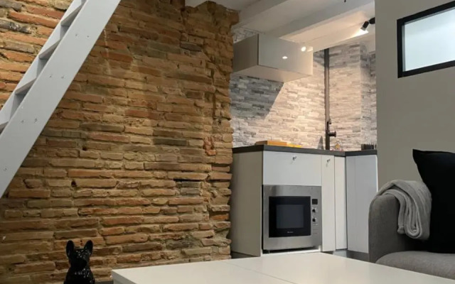 Studio rénové, terrasse privative, 300m du Capitole