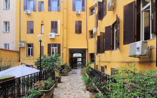 Coloseum apartments-St.John Lateran area