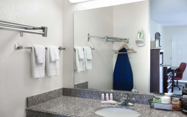 Ramada By Wyndham Pelham