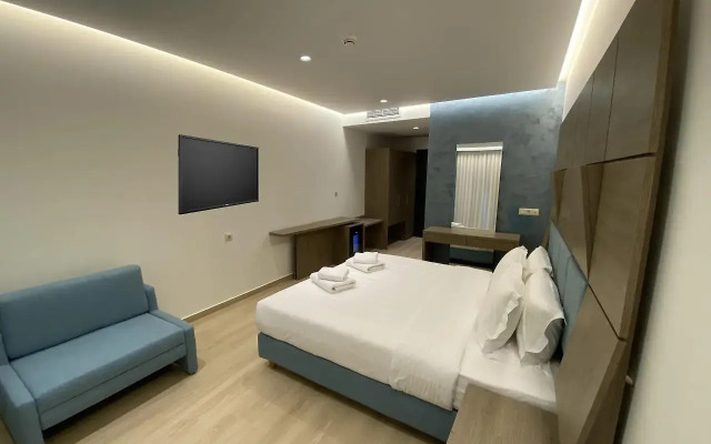 Mirror Hotel