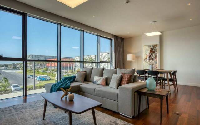 Stunning 4BR Apt in Citywalk by GuestReady