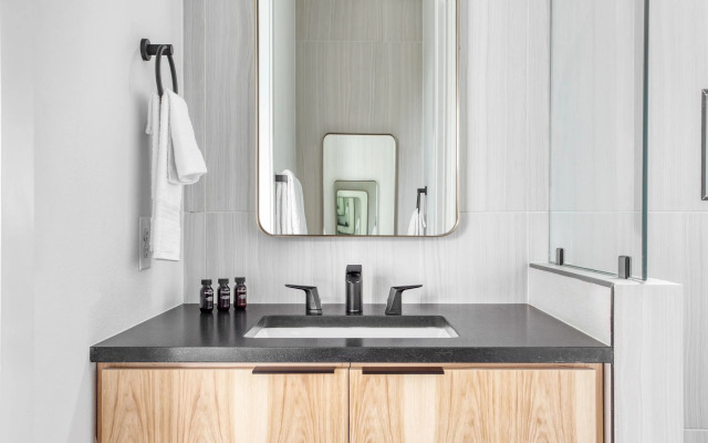 Melody by AvantStay | Peloton included, sleek home, Austin