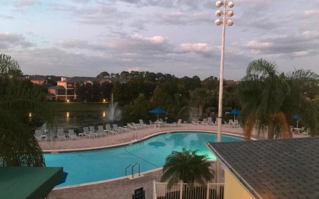 Beautiful 3 Bedroom Apartment minutes from Disney!
