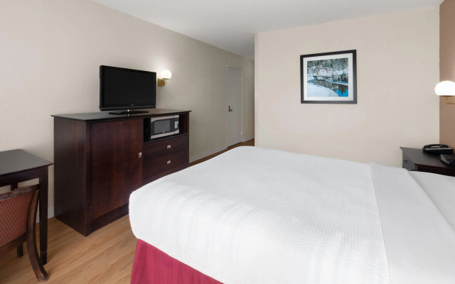 Ramada Hotel & Conference Center by Wyndham Grayling