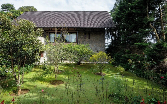 Tathya Hills - Luxe Garden Retreat