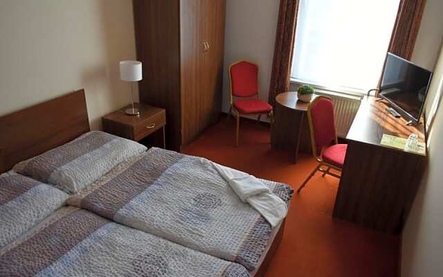Hotel Cerný Orel