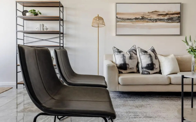 Sea-facing Apartment at Adelphi Galleria