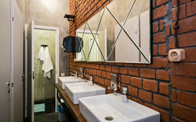 Loft Hostel 77