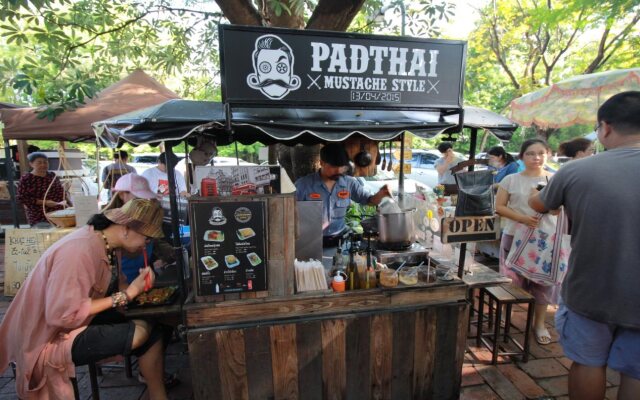 Hobnob Hostel - Adults Only