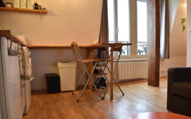 Cosy Studio Apartment in Paris 14th