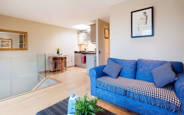 The Kempsford Gardens Nest - AG01