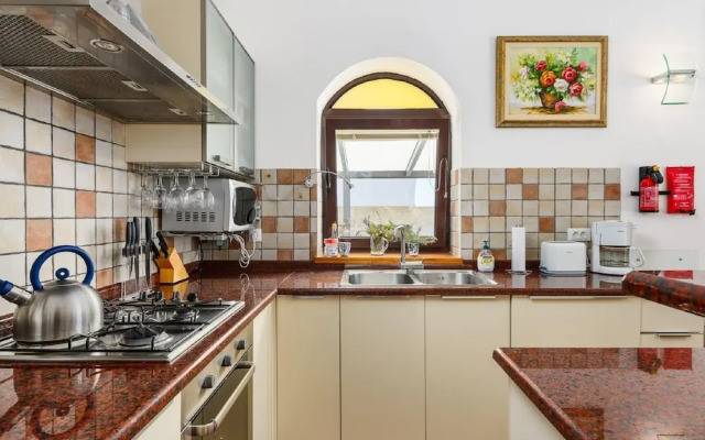 Spacious Holiday Home in Visnjan With Private Pool