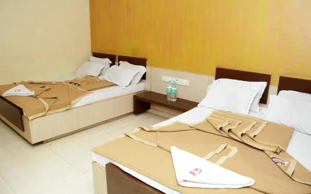 Hotel Sai Varsha