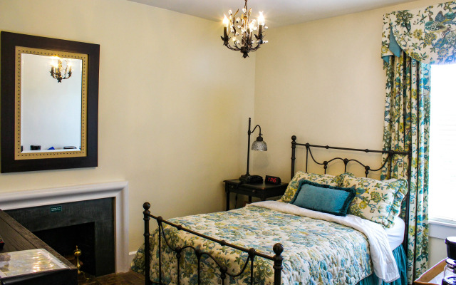 Providence Manor House Bed & Breakfast