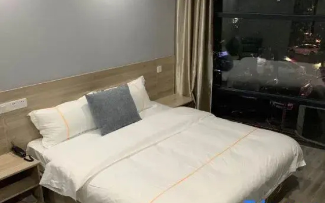 Yujian Light Luxury Hotel (Nantong University)