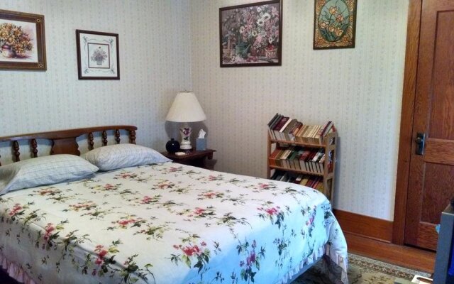 Fish & Loaves Bed and Breakfast