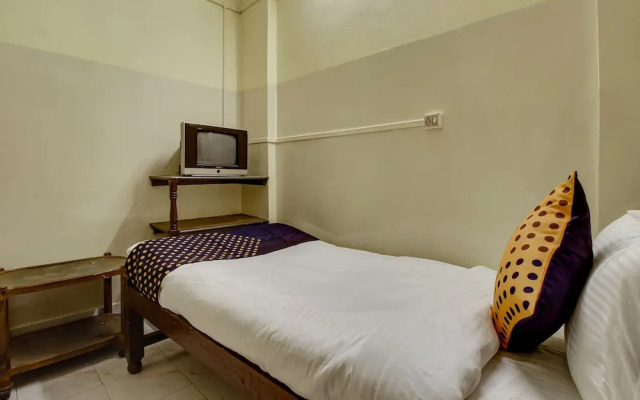 Hotel Hollywood by OYO Rooms