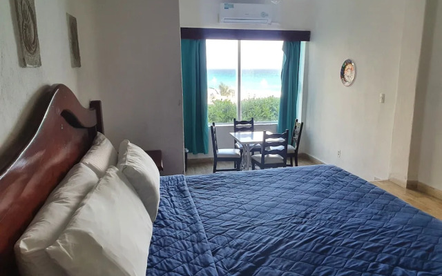 Cancun Plaza Condo Hotel