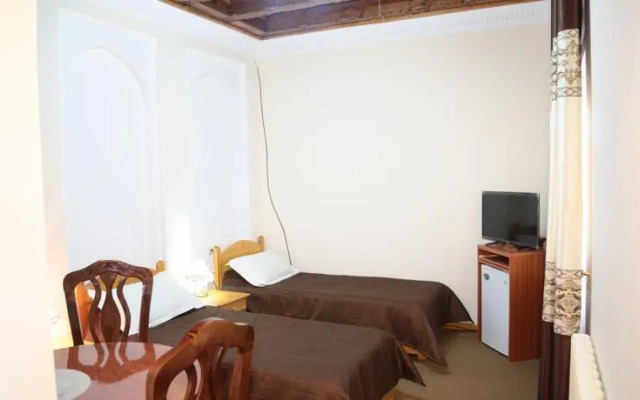 Hotel Ziyo Baxsh
