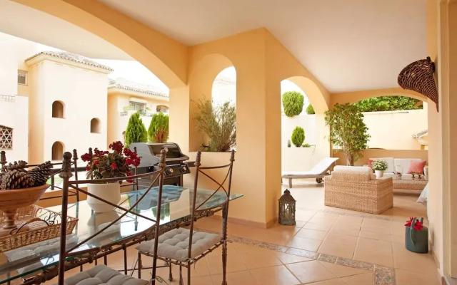 Charming Apartment With Pool