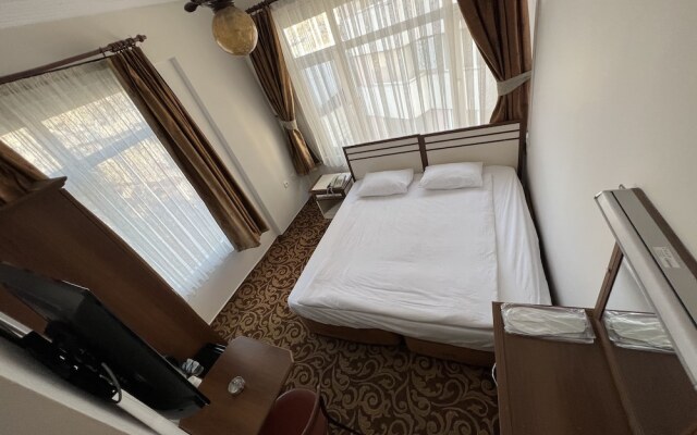 Headman Hotel