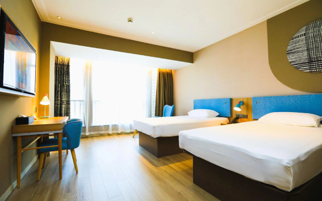 Home Inn(Suzhou Wujiang Shengze Fortune Center Store)