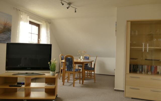 Gemutliches Apartment in Rovershagen mit Garten