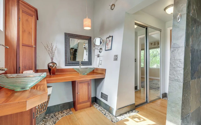 Amazing Views! One More Day Escape on Oak Island